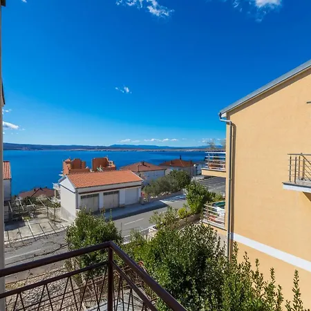 In 41525 Apartman *
