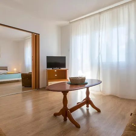 In 41525 Apartman *